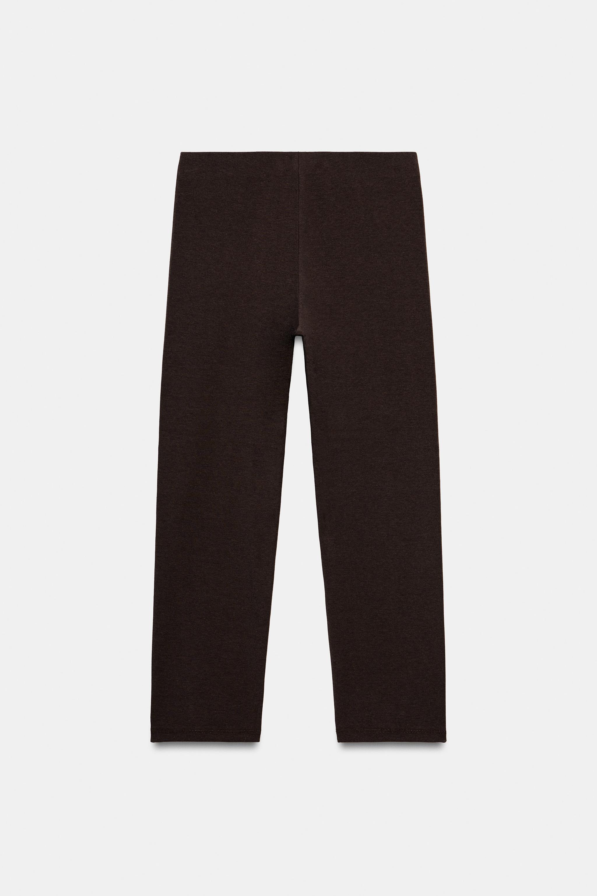 SEAMLESS CAPRI PANTS